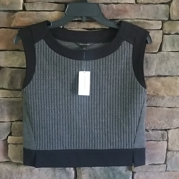 Banana Republic Top. New with Tags. - Picture 1 of 6